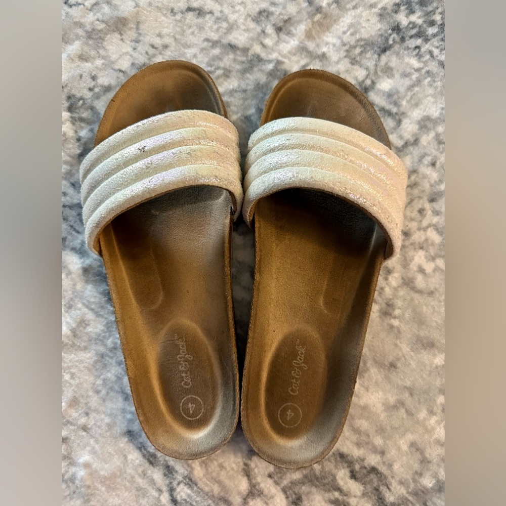 Girls Cat & Jack sandals - size 4